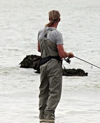 Jak zamontować zawiasy pasowe?